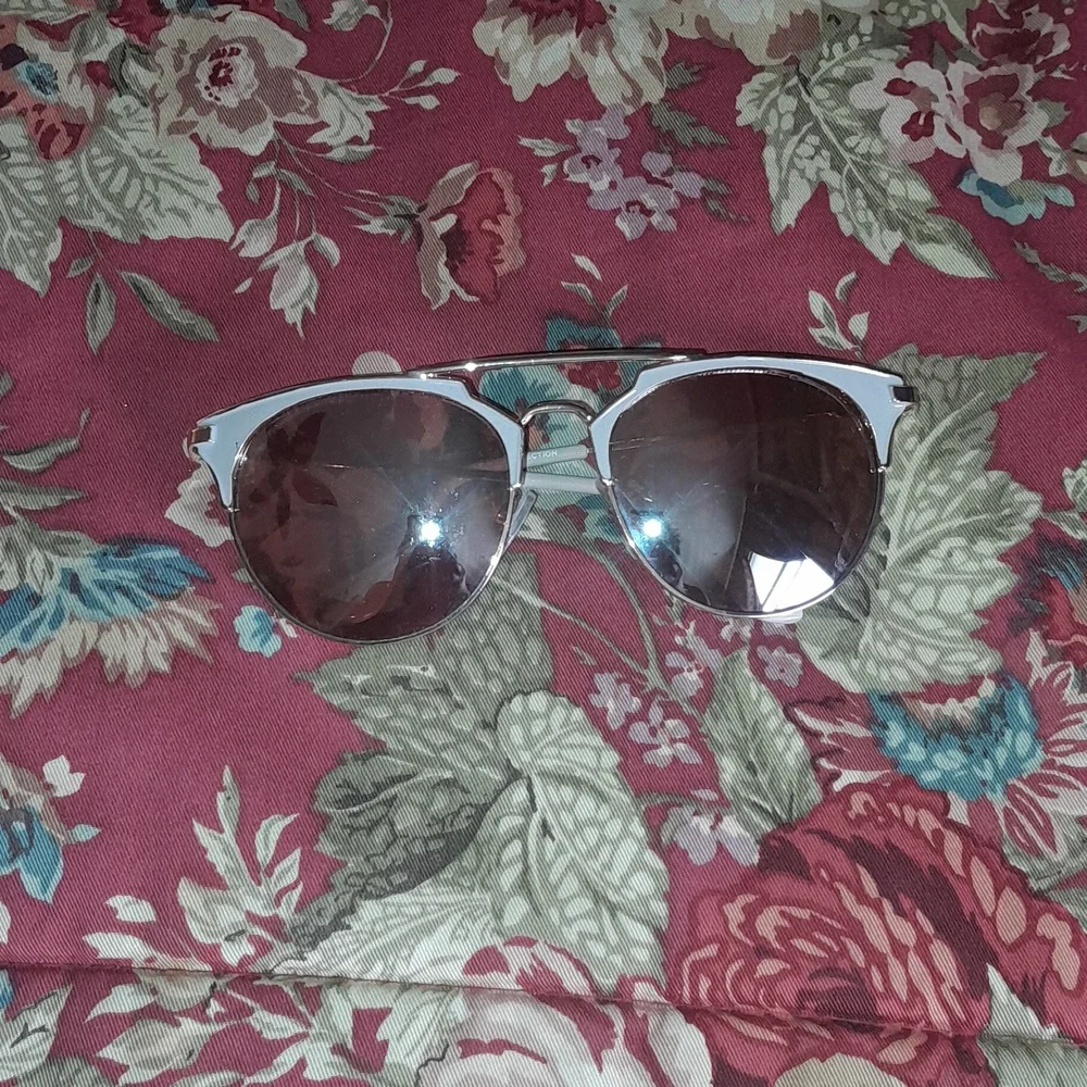 🌺SUNGLASSES